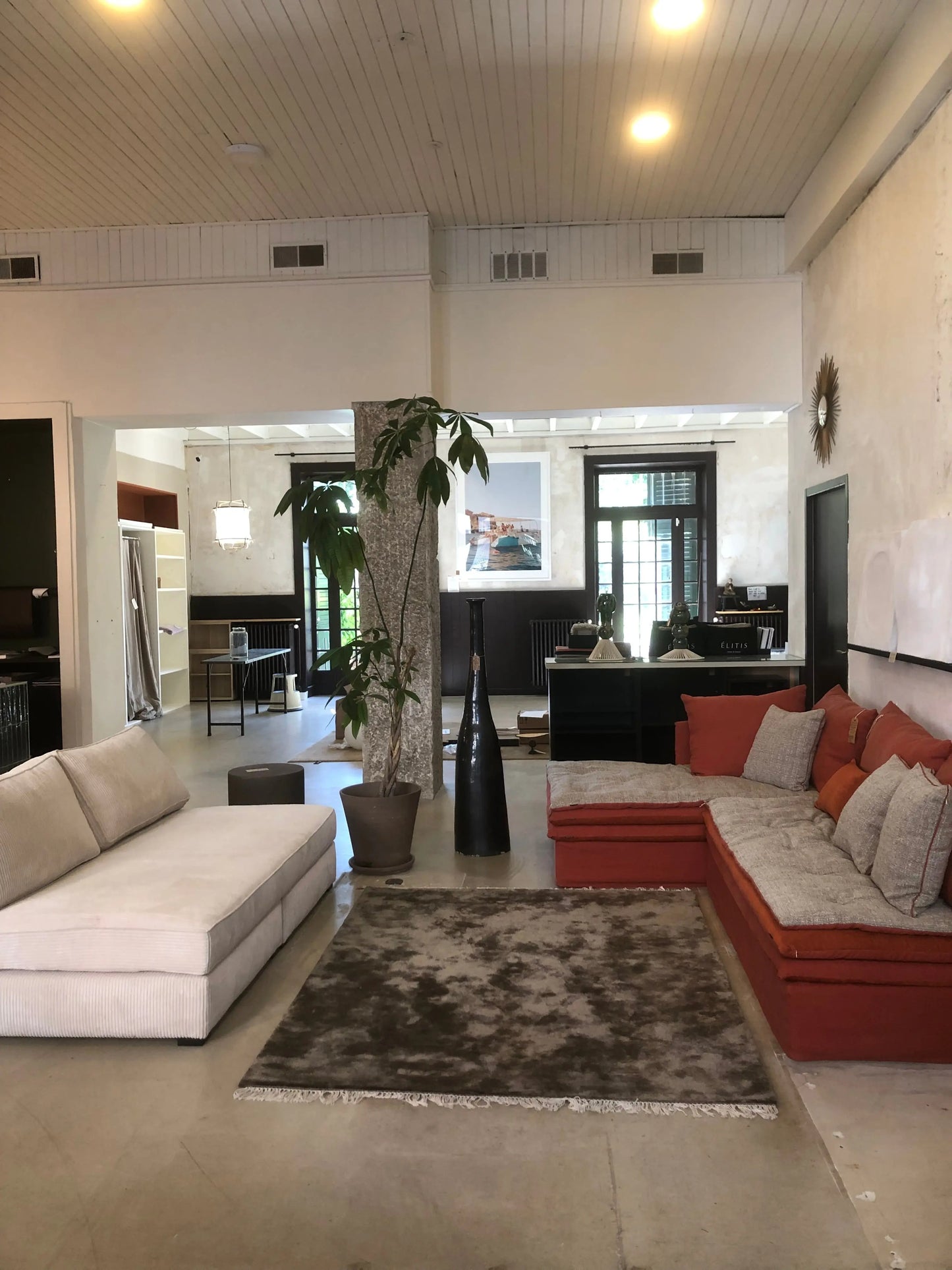 tapis d'exposition Berengere Leroy gris fumé Tsar Berengere Leroy