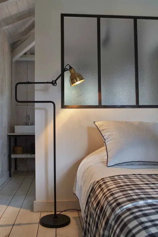 lampadaire-gras-N°411-DCW