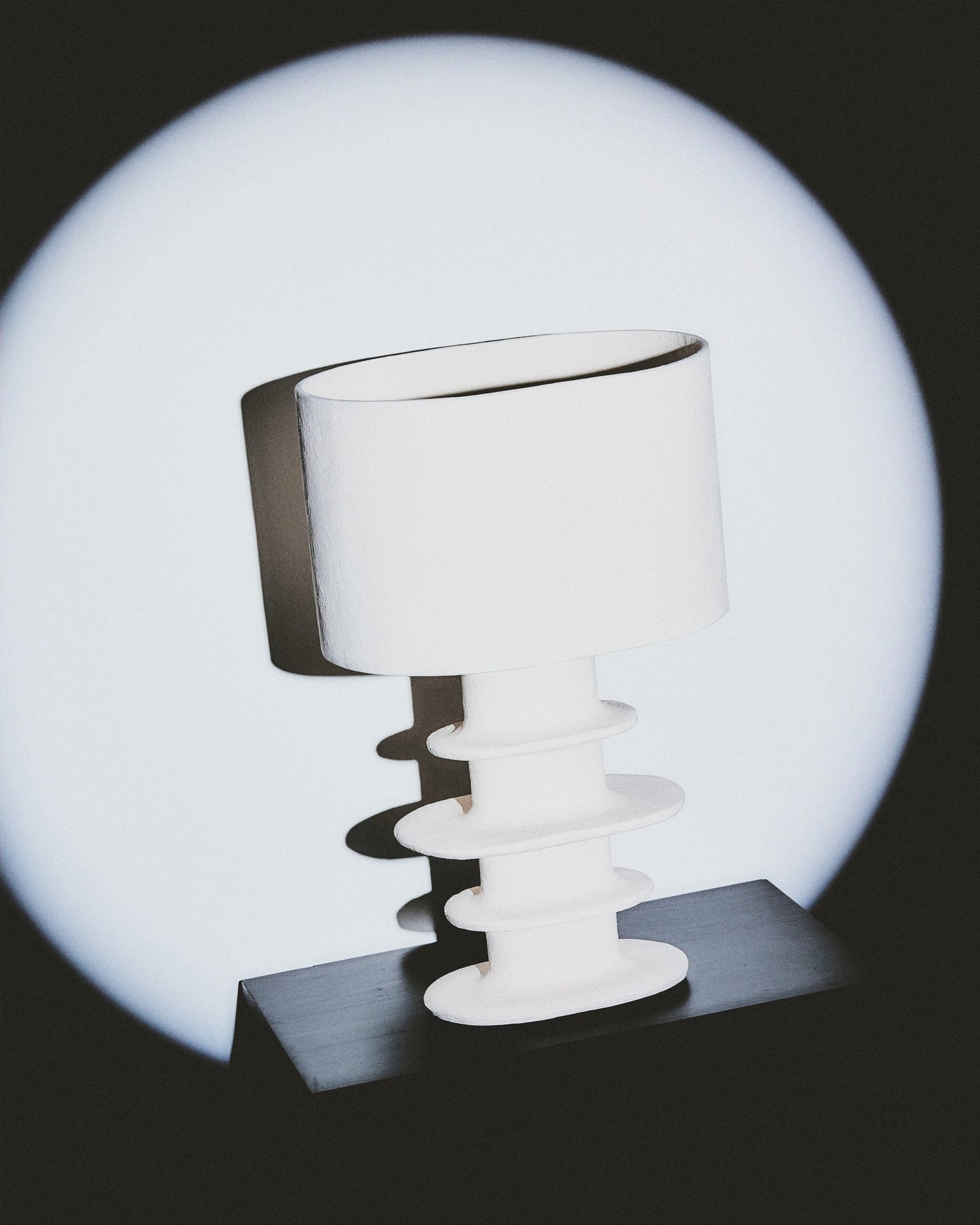 Lampe de Table Blanche Earth Géométrique - Design Marie Michielsen pour Serax