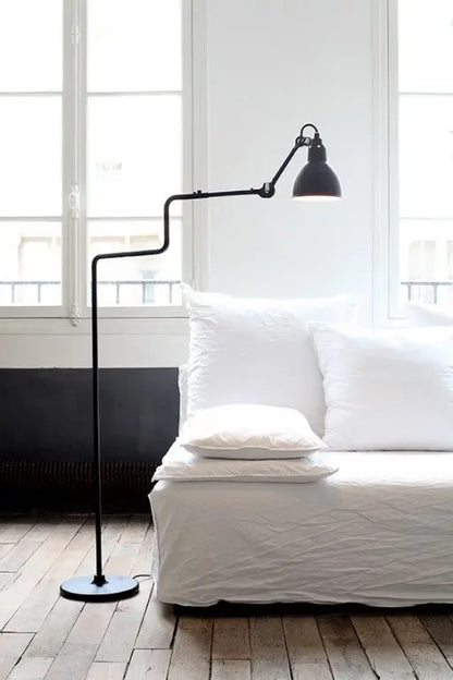lampadaire-gras-N°411-DCW