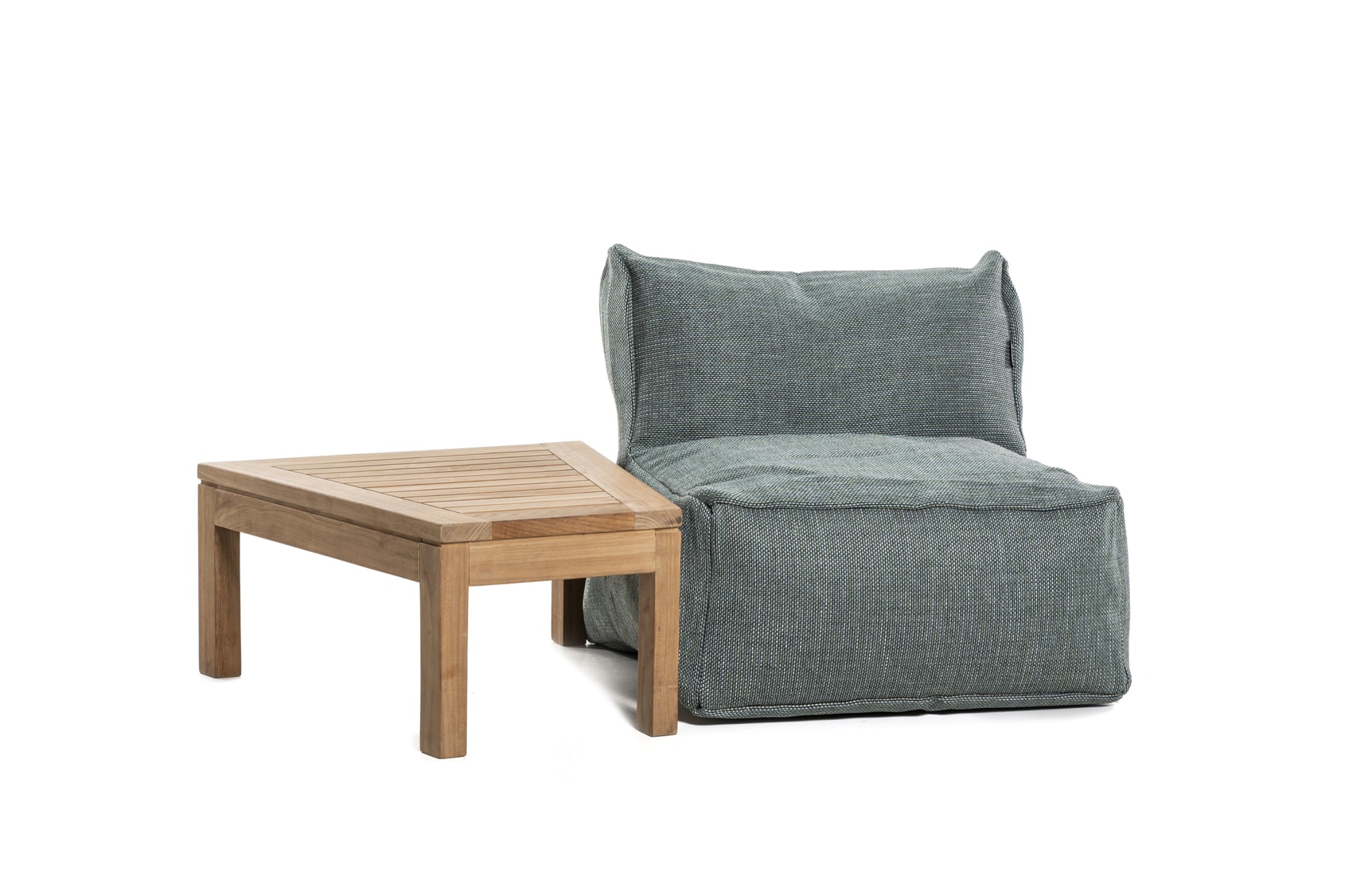 DOTTY Table Triangle en Teck Roolf Living Roolf Living
