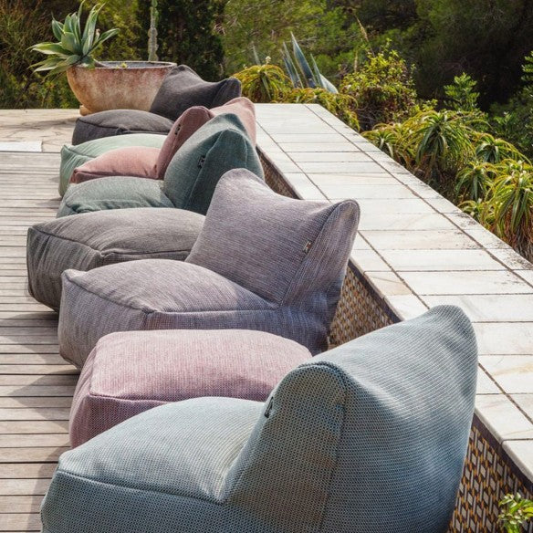 Fauteuil Dotty sur une terasse